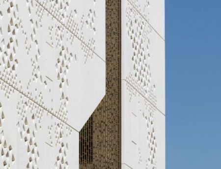 Mecanoo interprets Moorish vernacular architecture for Spain’s Palace of Justice