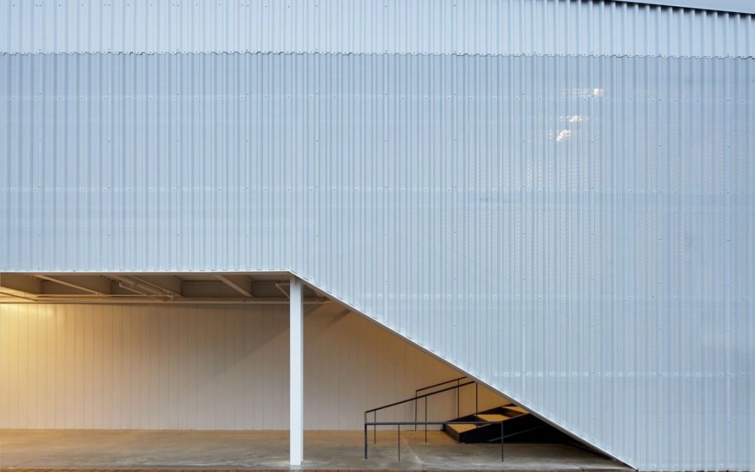 Sculpture studio at University of Arkansas celebrates the pre-engineered metal building